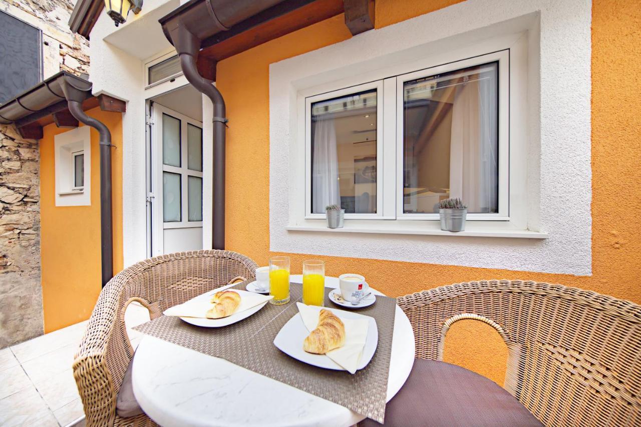 Private Room Niko Skradin Exterior foto